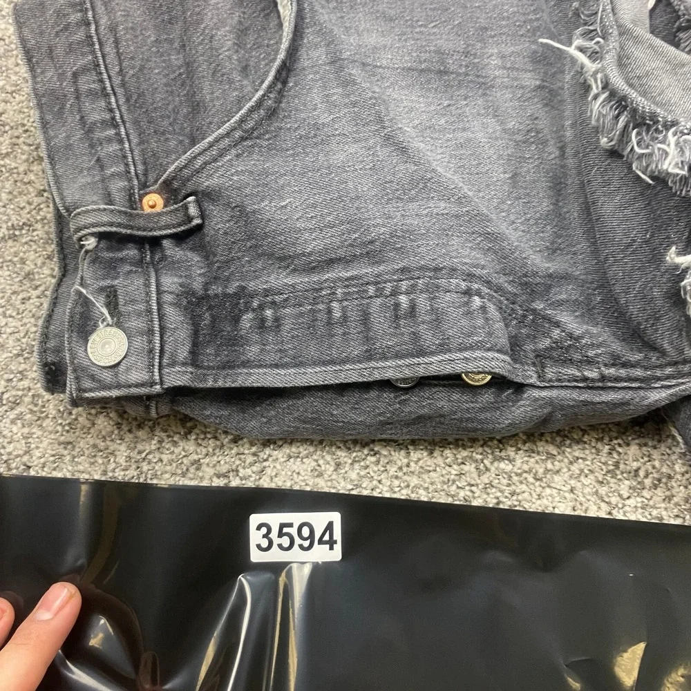 Levis Shorts Womens 31 denim jeans black button fly distressed frayed Cheeky's 2